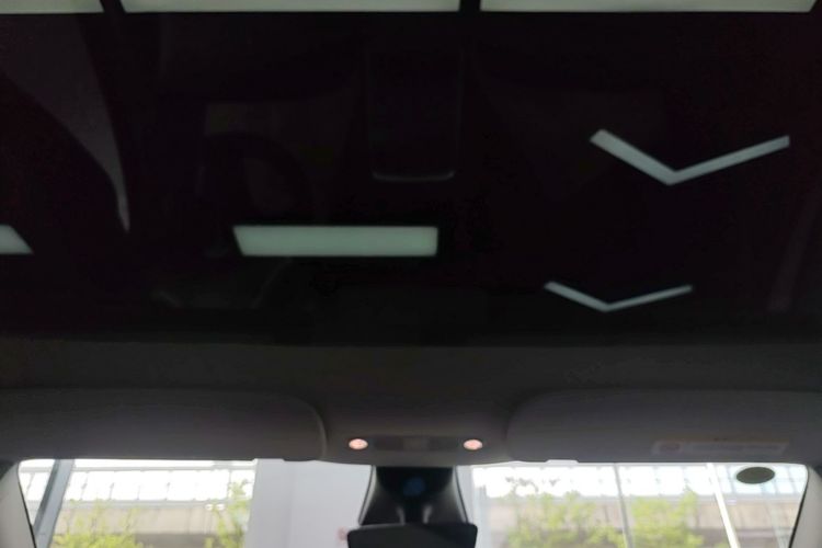 Tesla Model Y 2022 #18 Tesla Model Y 2022 car image #18