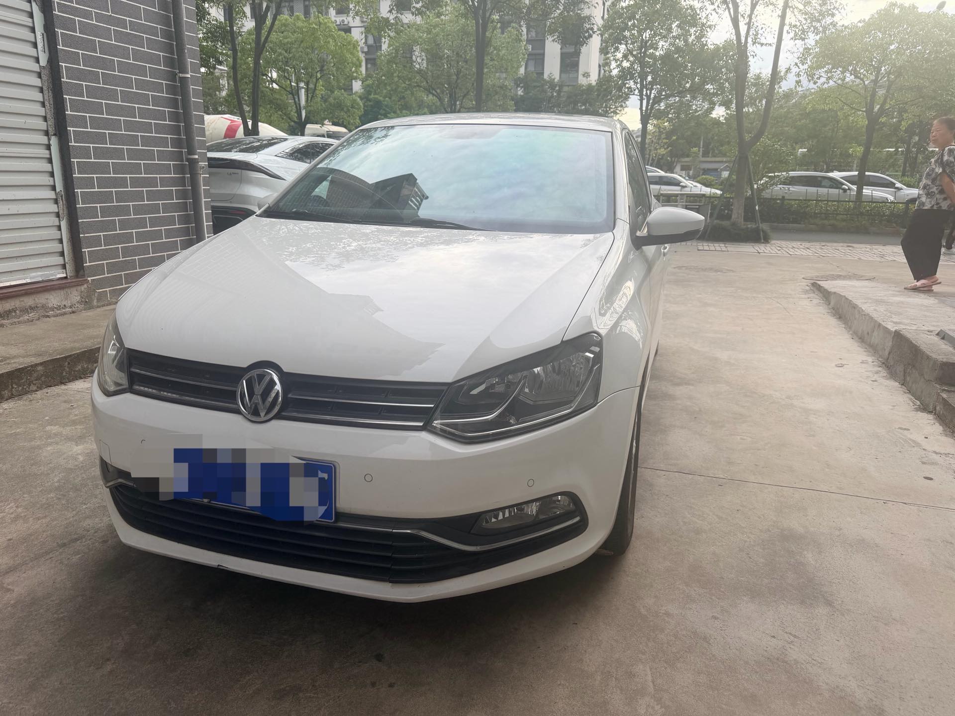 Volkswagen Polo 2016 car image 