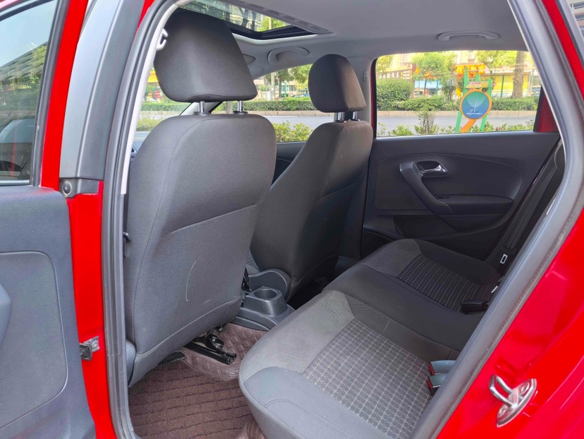Volkswagen Polo 2018 car image #9