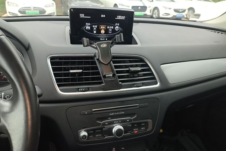Audi Q3 2018 #13 Audi Q3 2018 car image #13
