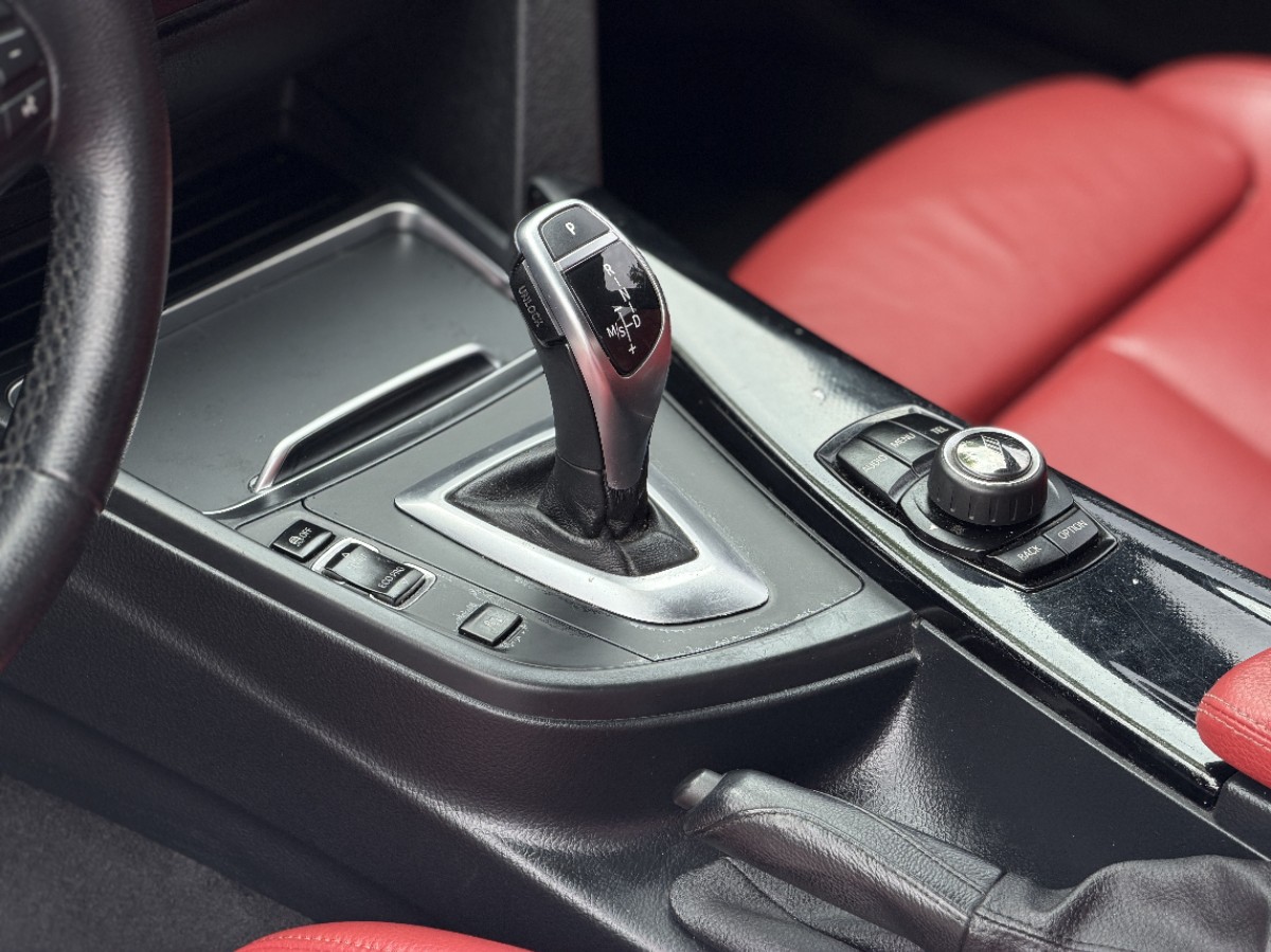 BMW 3 Series 2017 #6 BMW 3 Series 2017 car image #6