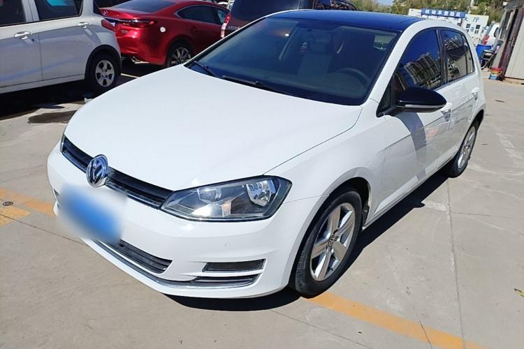 Volkswagen Golf 2017 car image #2