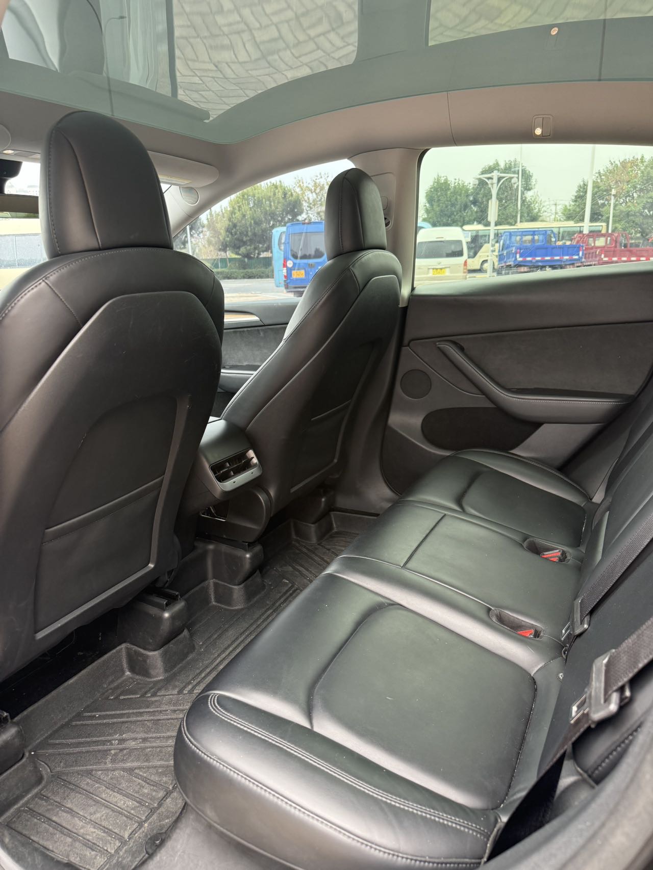 Tesla Model Y 2022 car image #6
