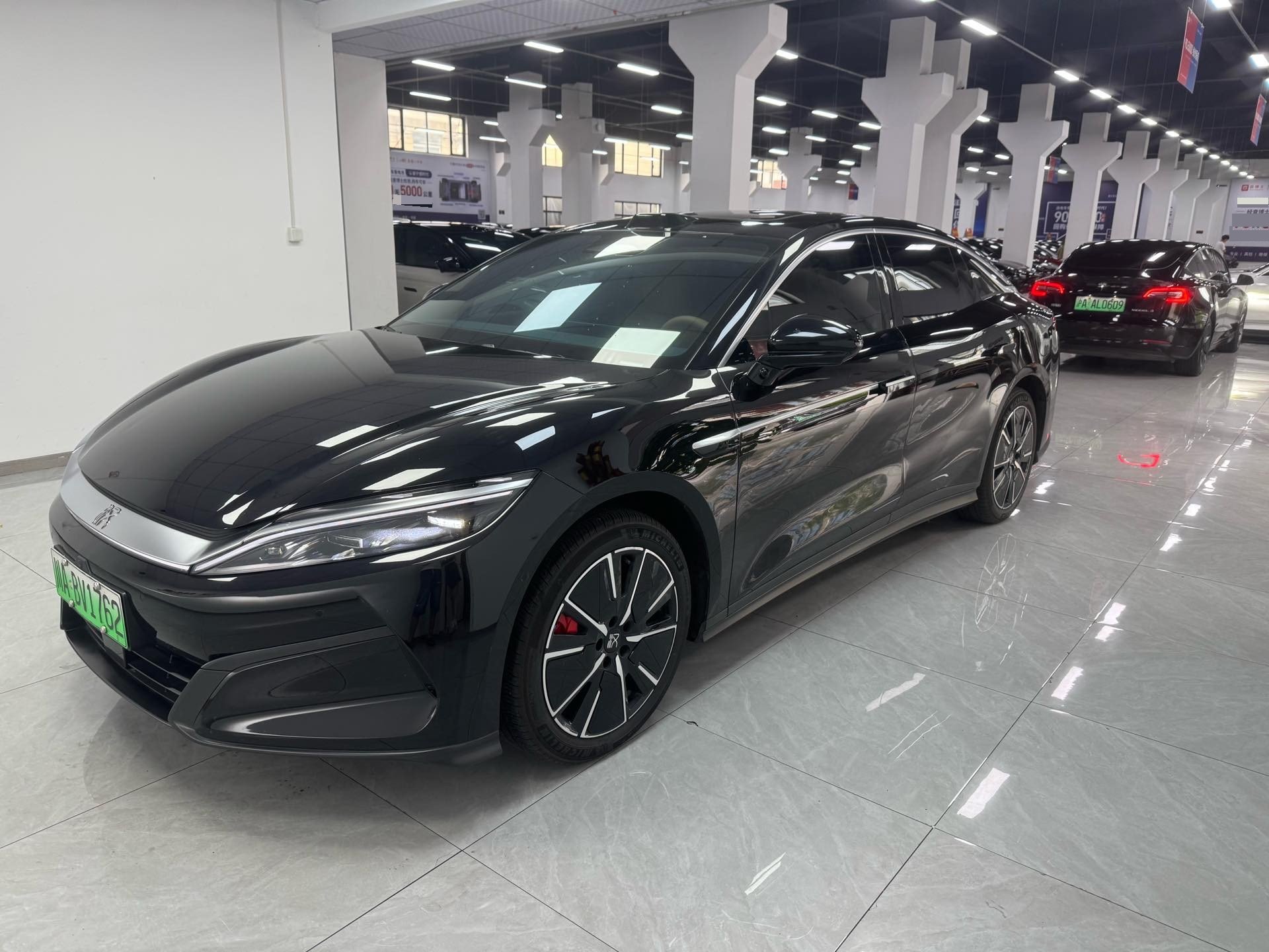 BYD HanL 2025 BYD HanL 2025 car image