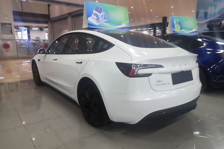 Tesla Model 3 2024 car image #6
