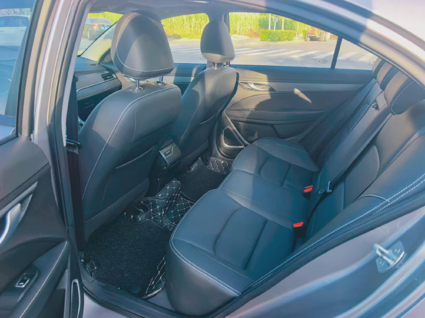 GEELY Emgrand 2021 #4 GEELY Emgrand 2021 car image #4