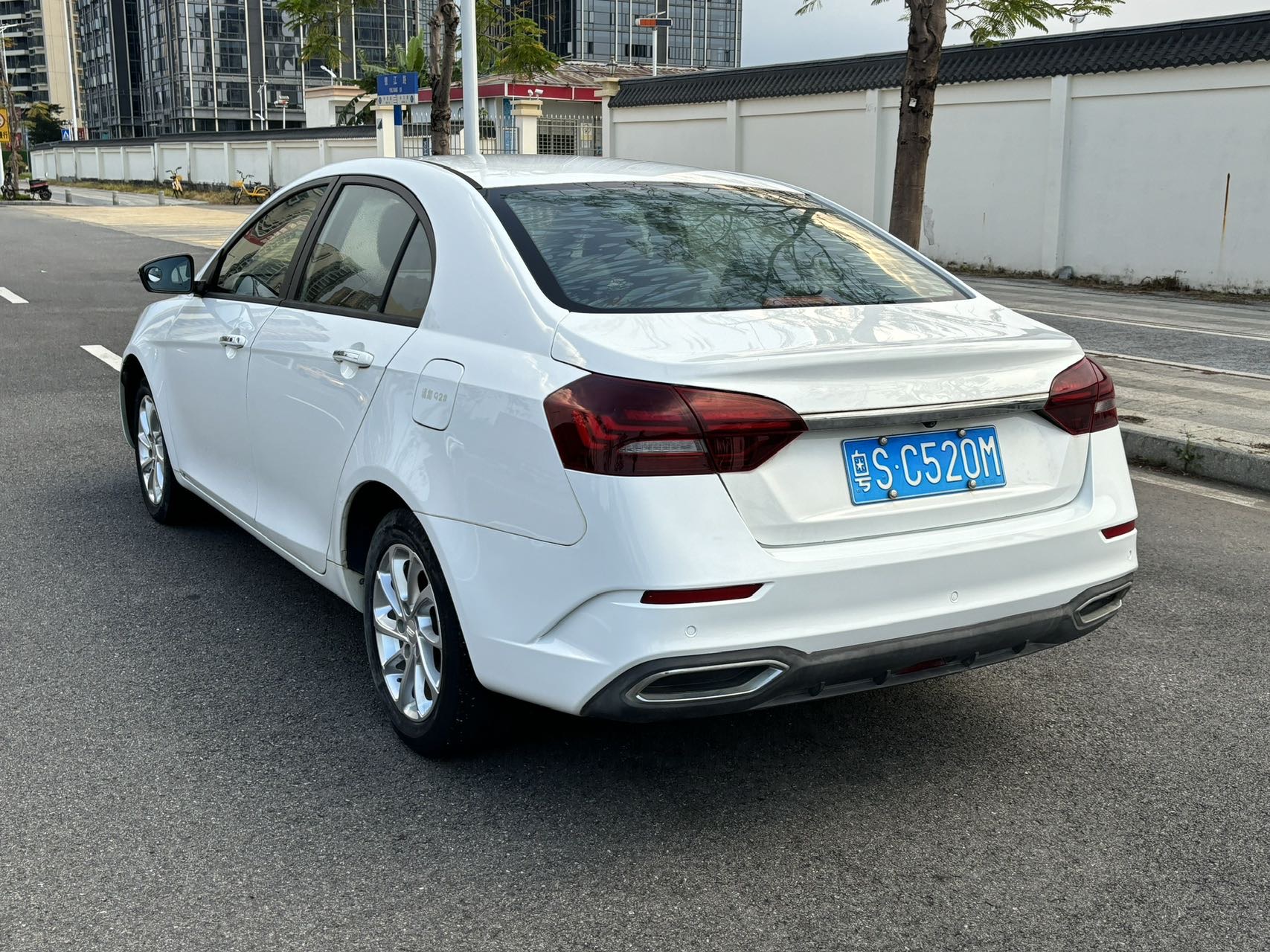 GEELY Emgrand 2021 #4 GEELY Emgrand 2021 car image #4
