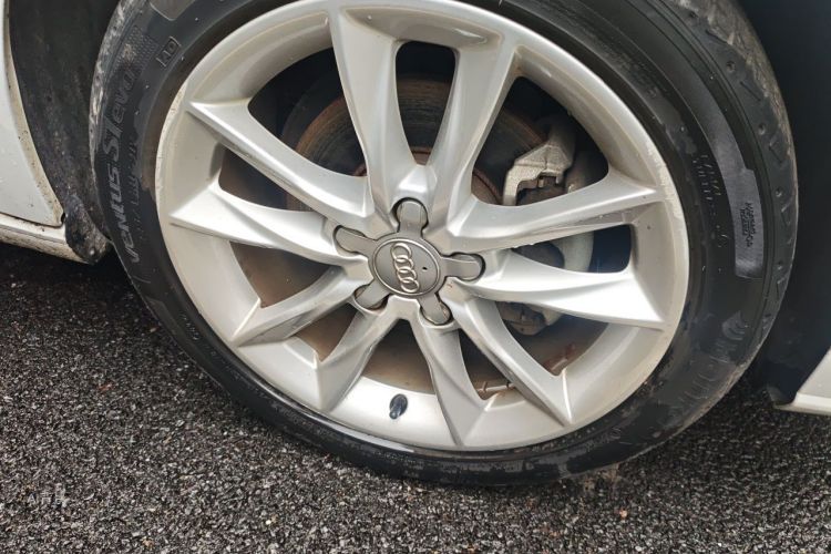 Audi A3 2019 car image #9