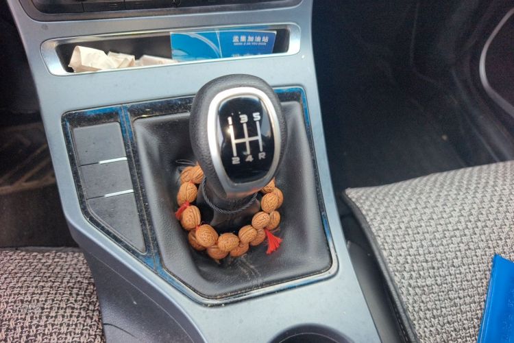 GEELY Emgrand 2019 car image #16