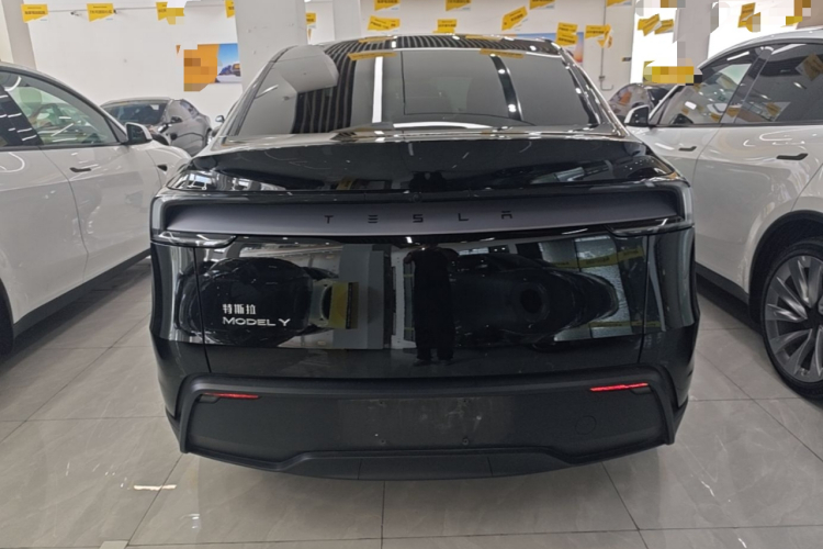 Tesla Model Y 2026 #6 Tesla Model Y 2026 imagen de coche #6
