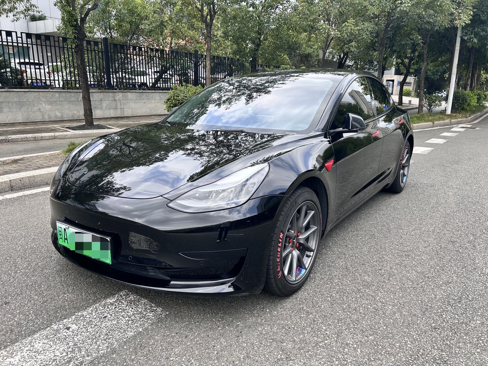 Tesla Model 3 2023 car image #3