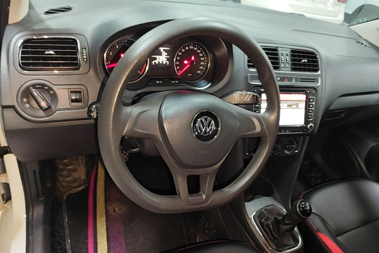 Volkswagen Polo 2016 #11 Volkswagen Polo 2016 car image #11