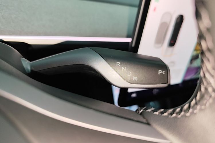 Tesla Model Y 2023 #14 Tesla Model Y 2023 car image #14
