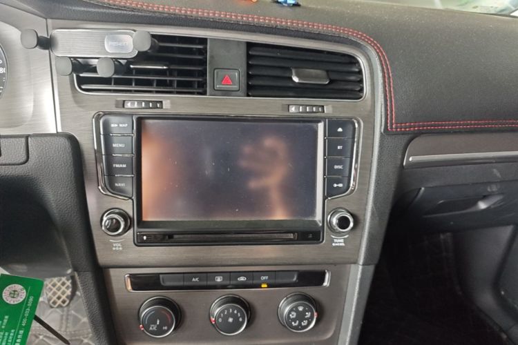 Volkswagen Golf 2016 car image #13