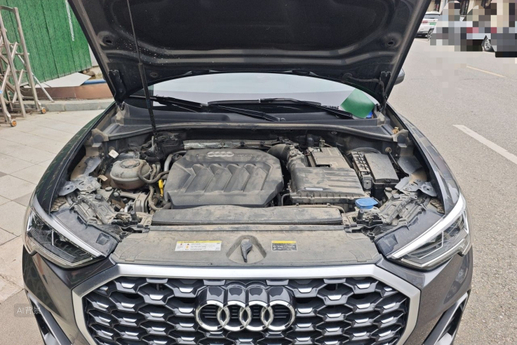 Audi Q3 2021 car image #22