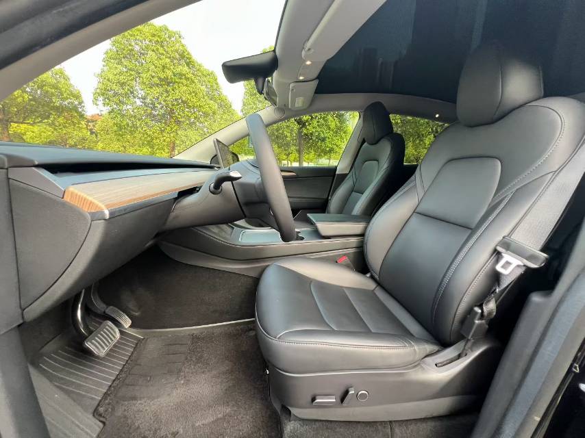 Tesla Model Y 2022 car image #8