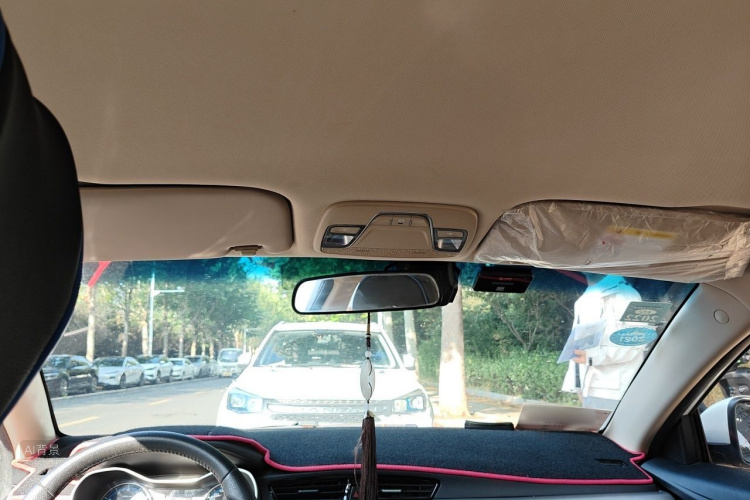 GEELY Emgrand 2018 car image #20