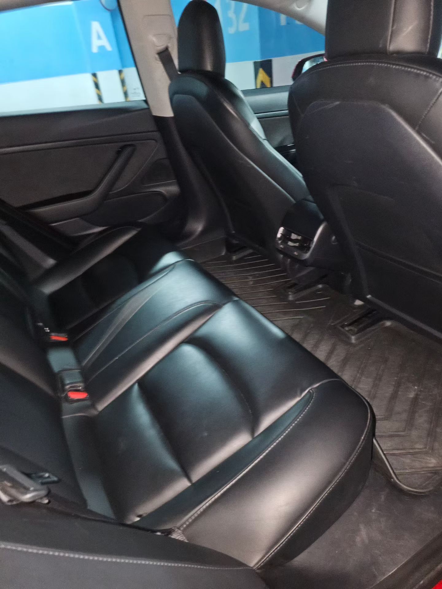 Tesla Model 3 2020 car image #3