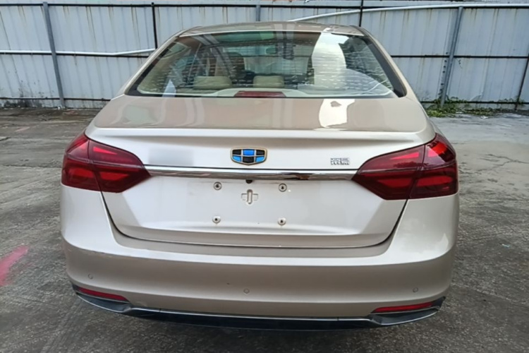 GEELY Emgrand 2019 car image #6