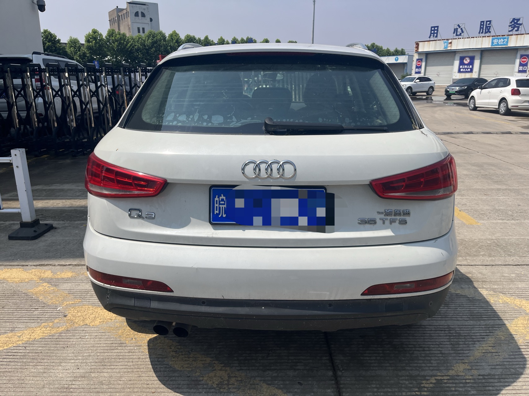 Audi Q3 2014 car image #7