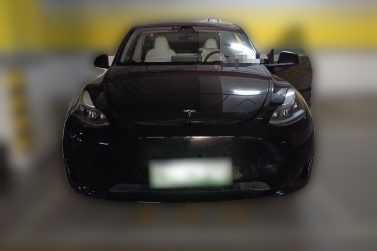 Tesla Model Y 2023 car image #3