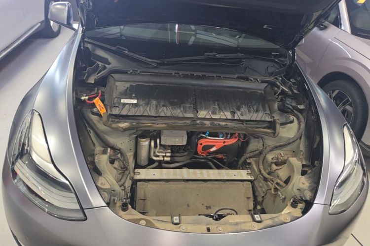 Tesla Model Y 2021 car image #22
