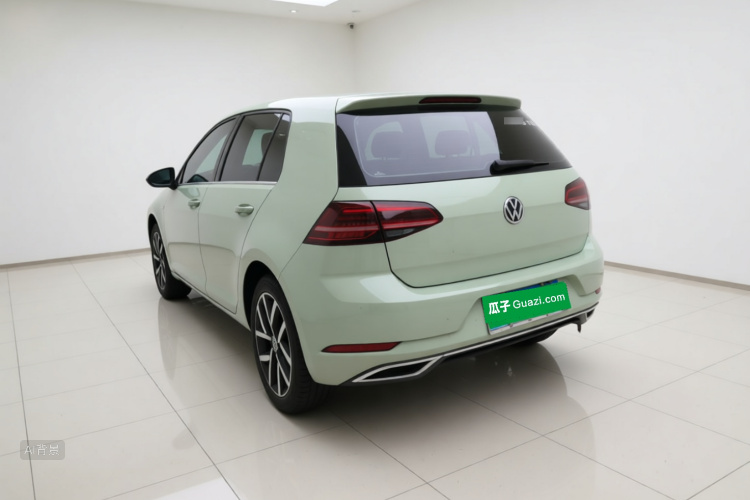 Volkswagen Golf 2018 car image #5