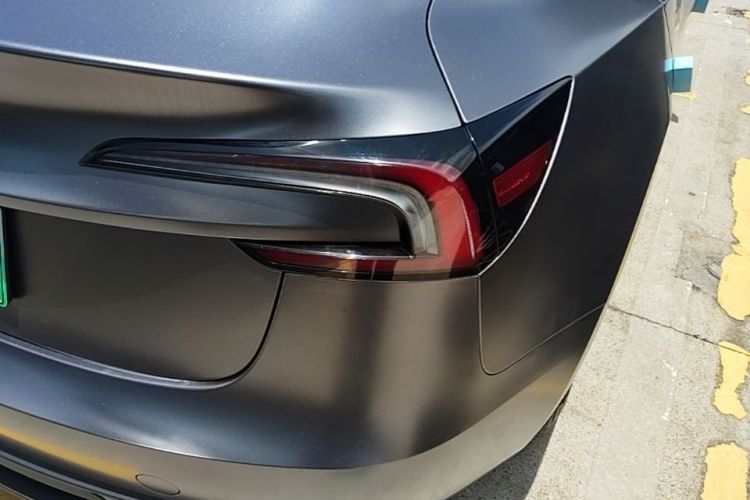 Tesla Model 3 2024 car image #8