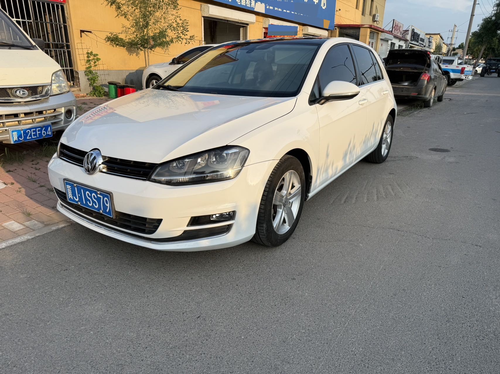 Volkswagen Golf 2015 Volkswagen Golf 2015 car image