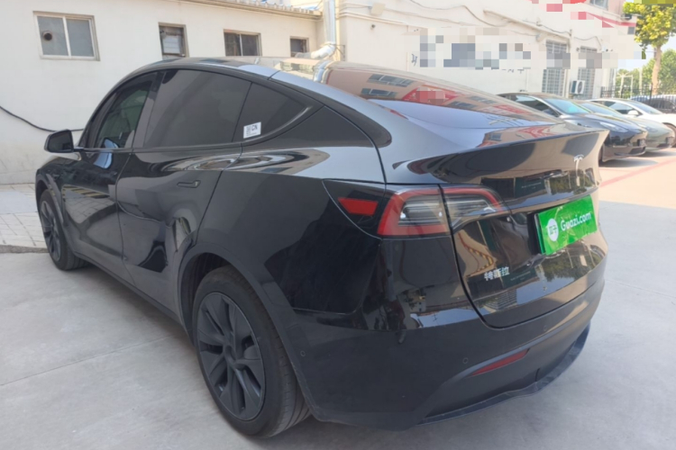 Tesla Model Y 2023 #5 Tesla Model Y 2023 car image #5