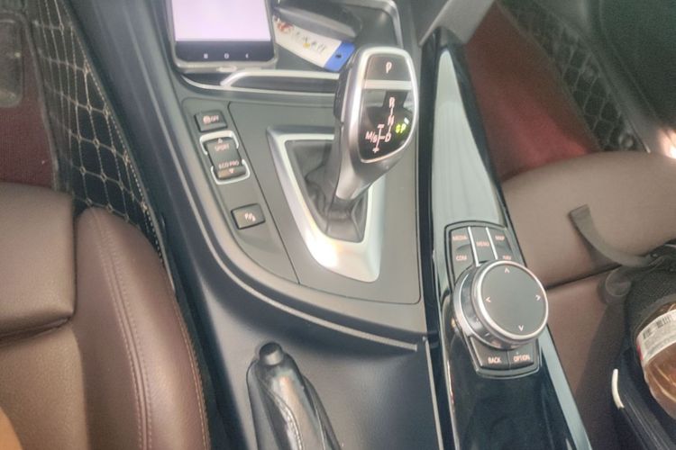 BMW 3 Series 2018 #15 BMW 3 Series 2018 car image #15