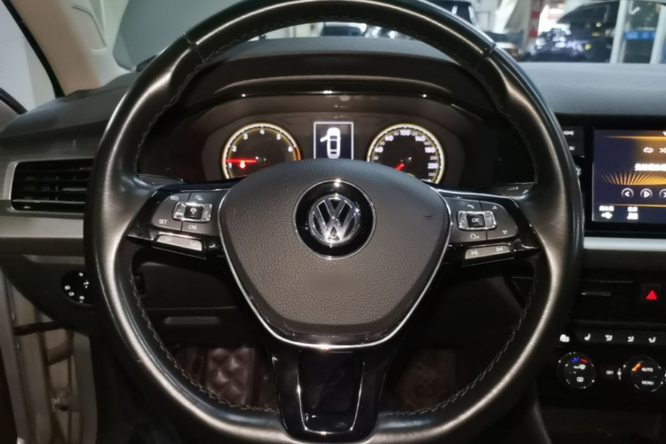 Volkswagen Lavida 2018 car image #11