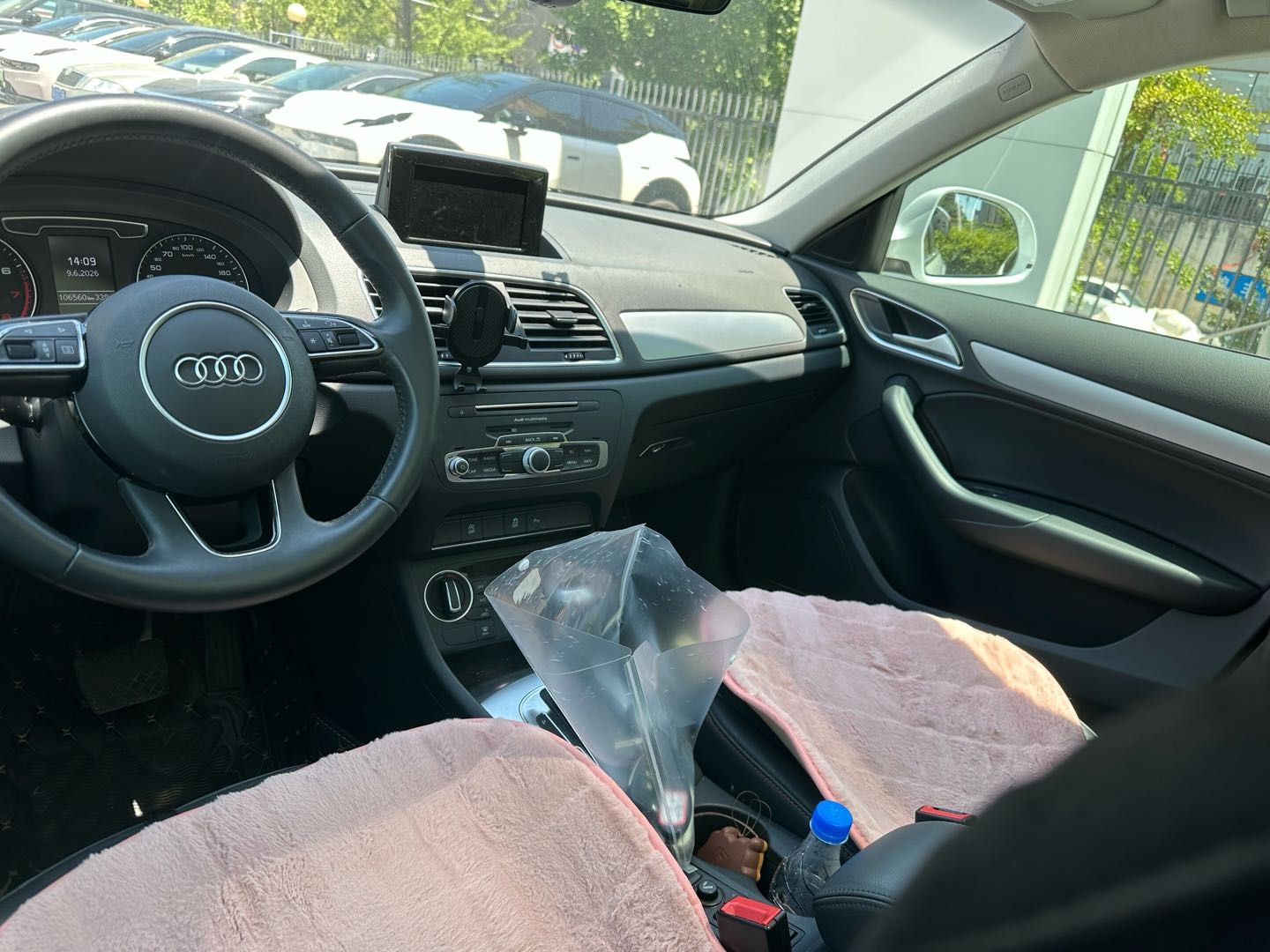 2019 car image #12