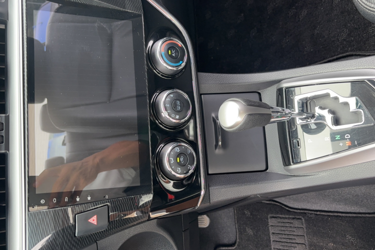 2015 #22 2015 car image #22