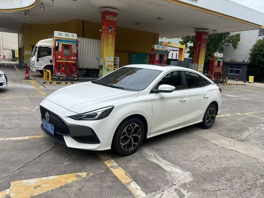 MG 5 2024 immagine di auto 