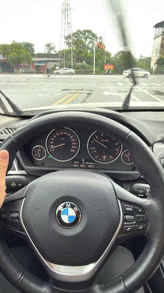 BMW 3 Series 2016 car image #2