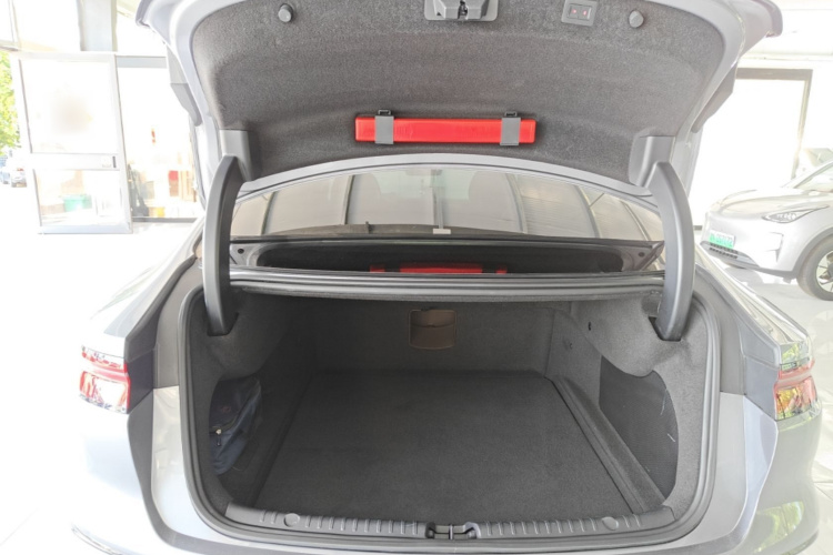 BYD Han 2023 immagine di auto #20