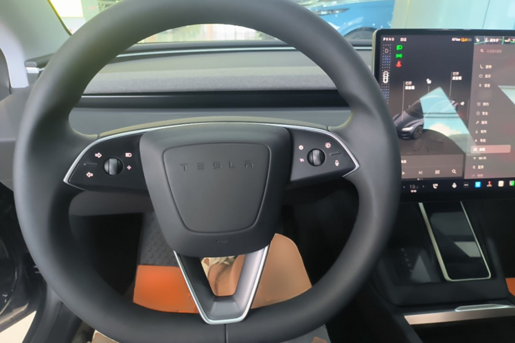 Tesla Model 3 2024 car image #11