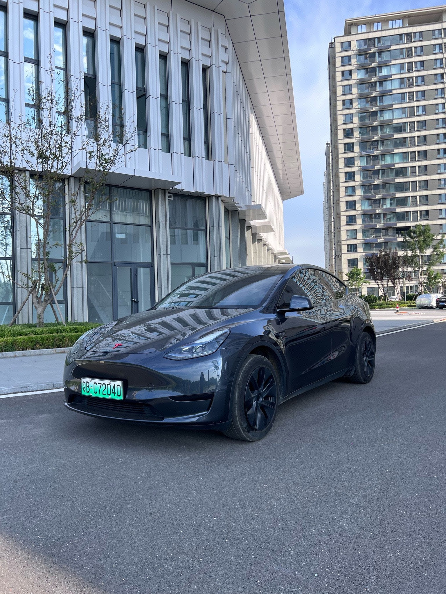 Tesla Model Y 2024 imagem de carro 