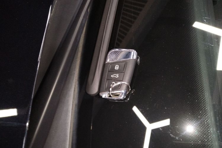 Volkswagen Passat 2024 car image #9