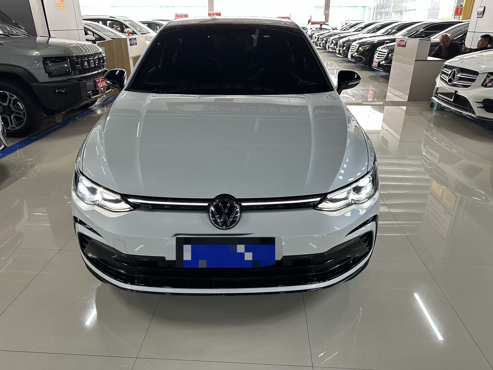 2023 #2 2023 immagine di auto #2