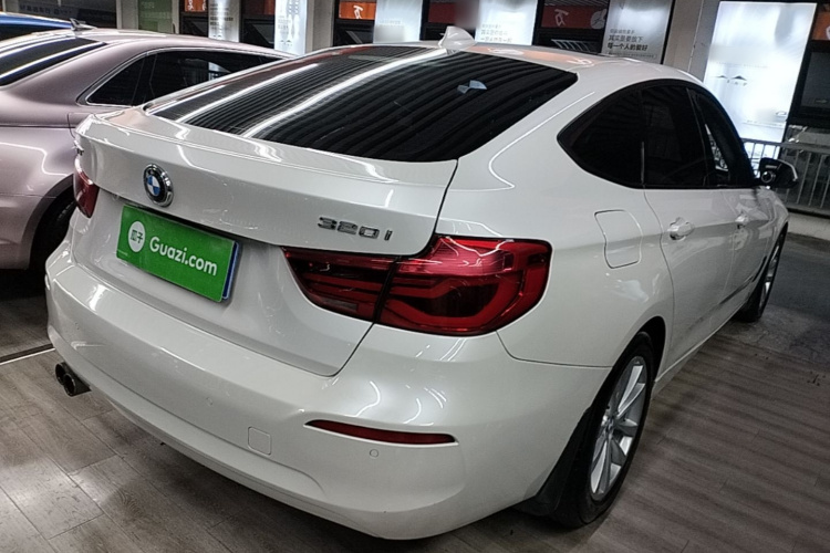 BMW 3 Series GT 2018 car image #7