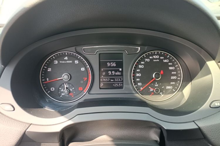Audi Q3 2018 #16 Audi Q3 2018 car image #16