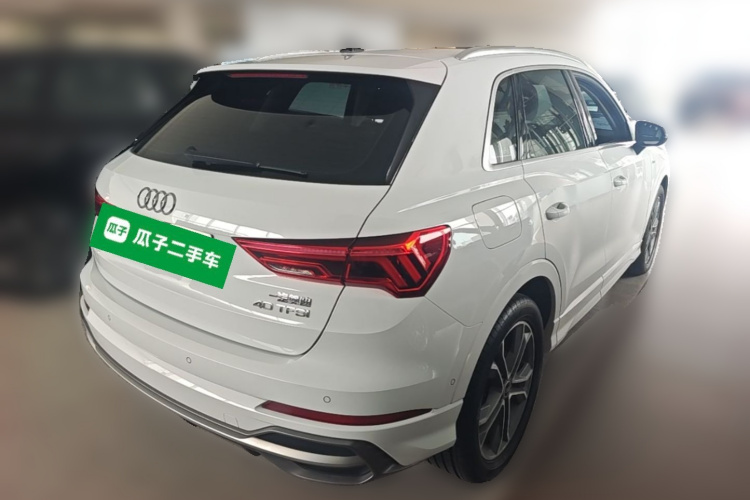 Audi Q3 2022 car image #7