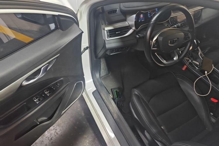 GEELY Emgrand 2019 صورة سيارة #16