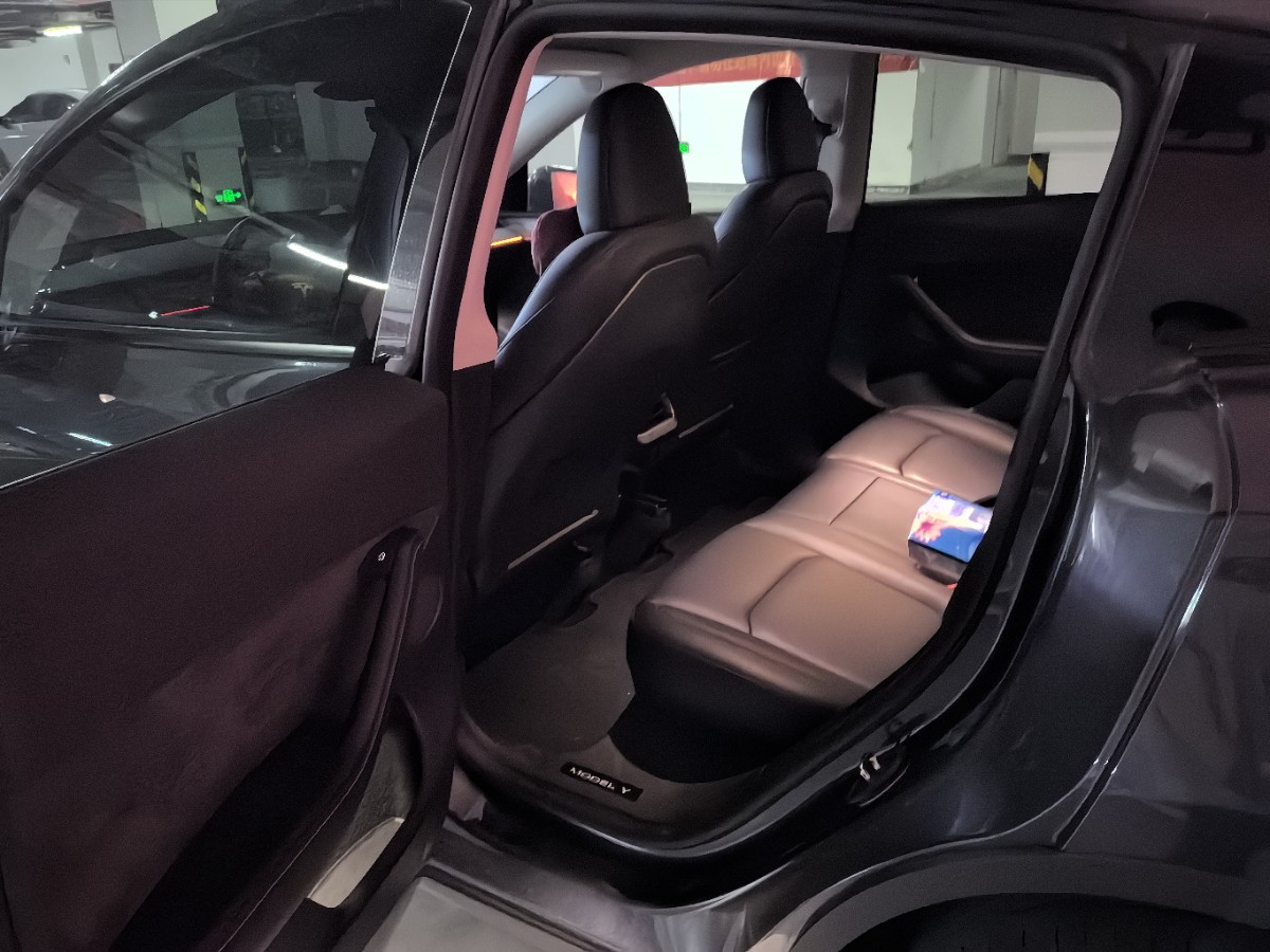 Tesla Model Y 2024 #6 Tesla Model Y 2024 car image #6