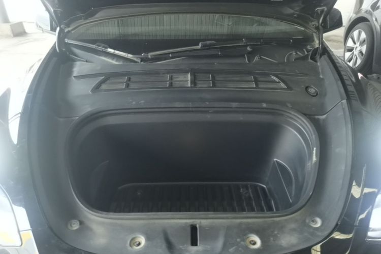 Tesla Model Y 2023 car image #20