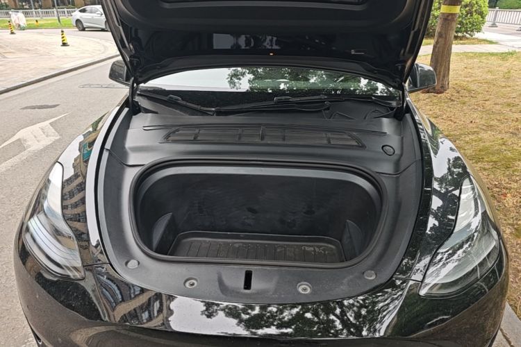 Tesla Model Y 2023 #22 Tesla Model Y 2023 car image #22