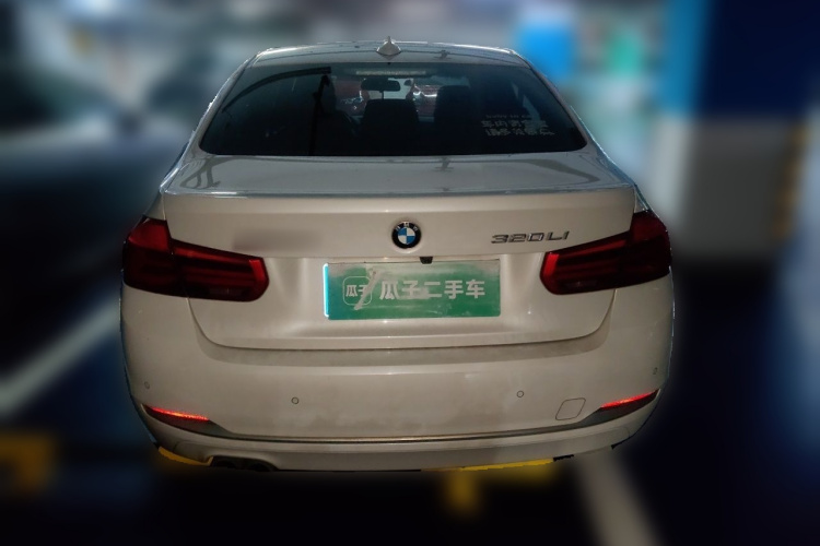 BMW 3 Series 2018 #6 BMW 3 Series 2018 car image #6