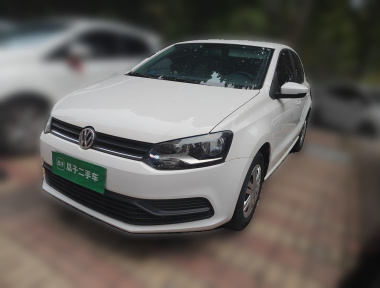 Volkswagen Polo 2015 car image 
